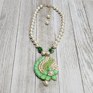 Fashion Costume Jewelry Green Gold White Pearls with Hook Back